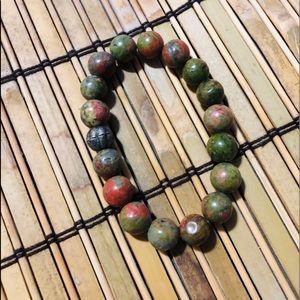Small jasper stretch bracelet.